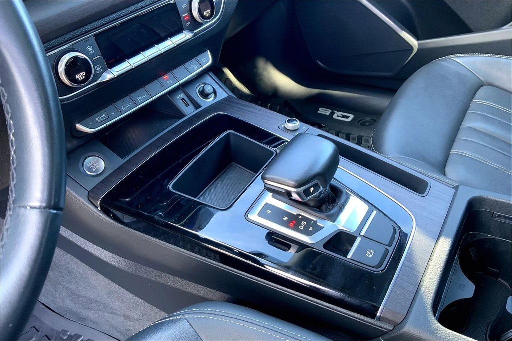 Used 2022 Audi Q5 2.0T Premium w/ Convenience Package image 16