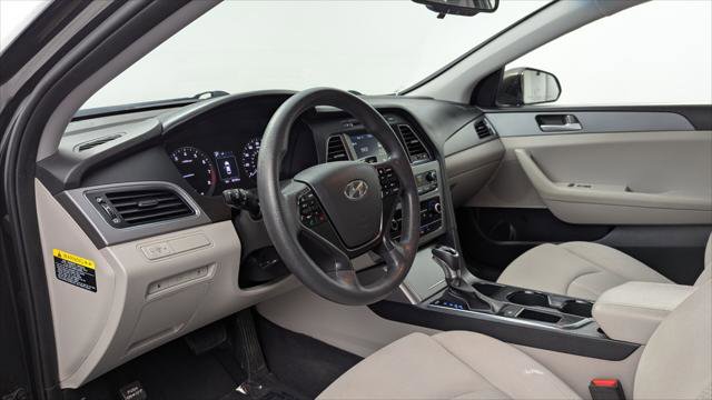 Used 2017 Hyundai Sonata SE image 20
