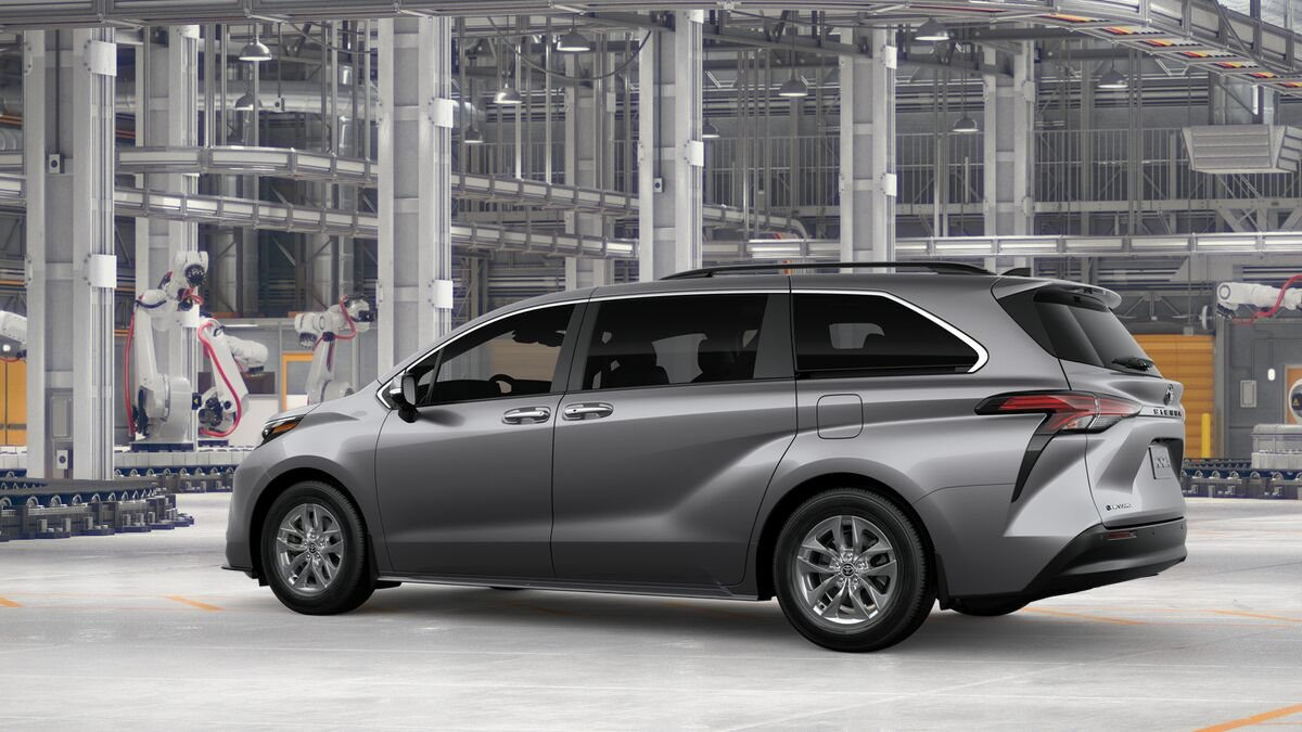 New 2026 Toyota Sienna XLE AWD/4WD image 5