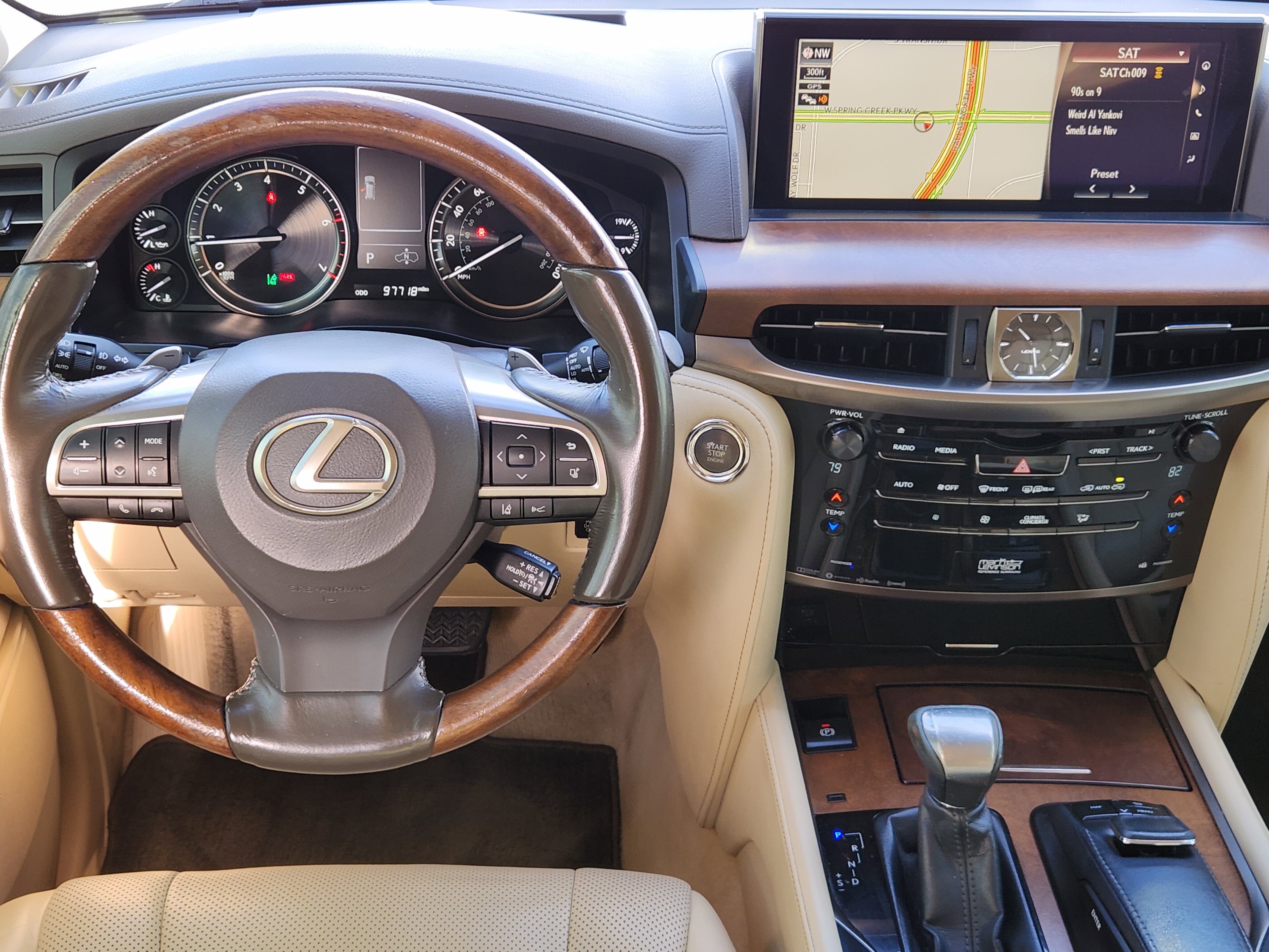 Used 2016 Lexus LX 570 4WD image 32