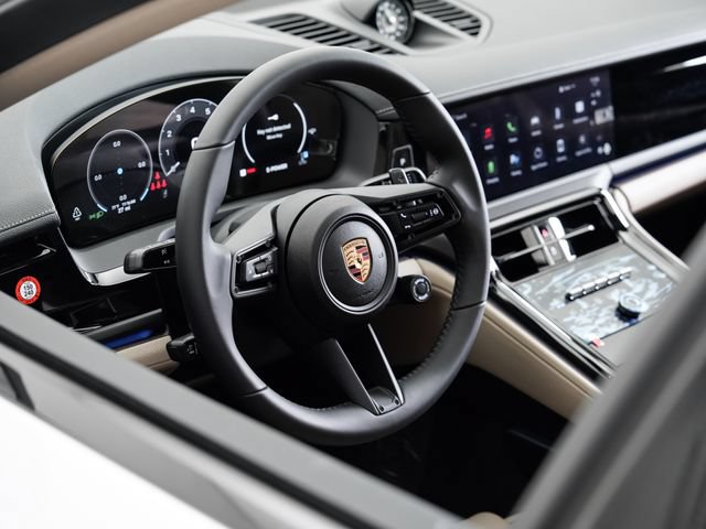 Certified 2025 Porsche Panamera 4 E-Hybrid AWD/4WD image 9
