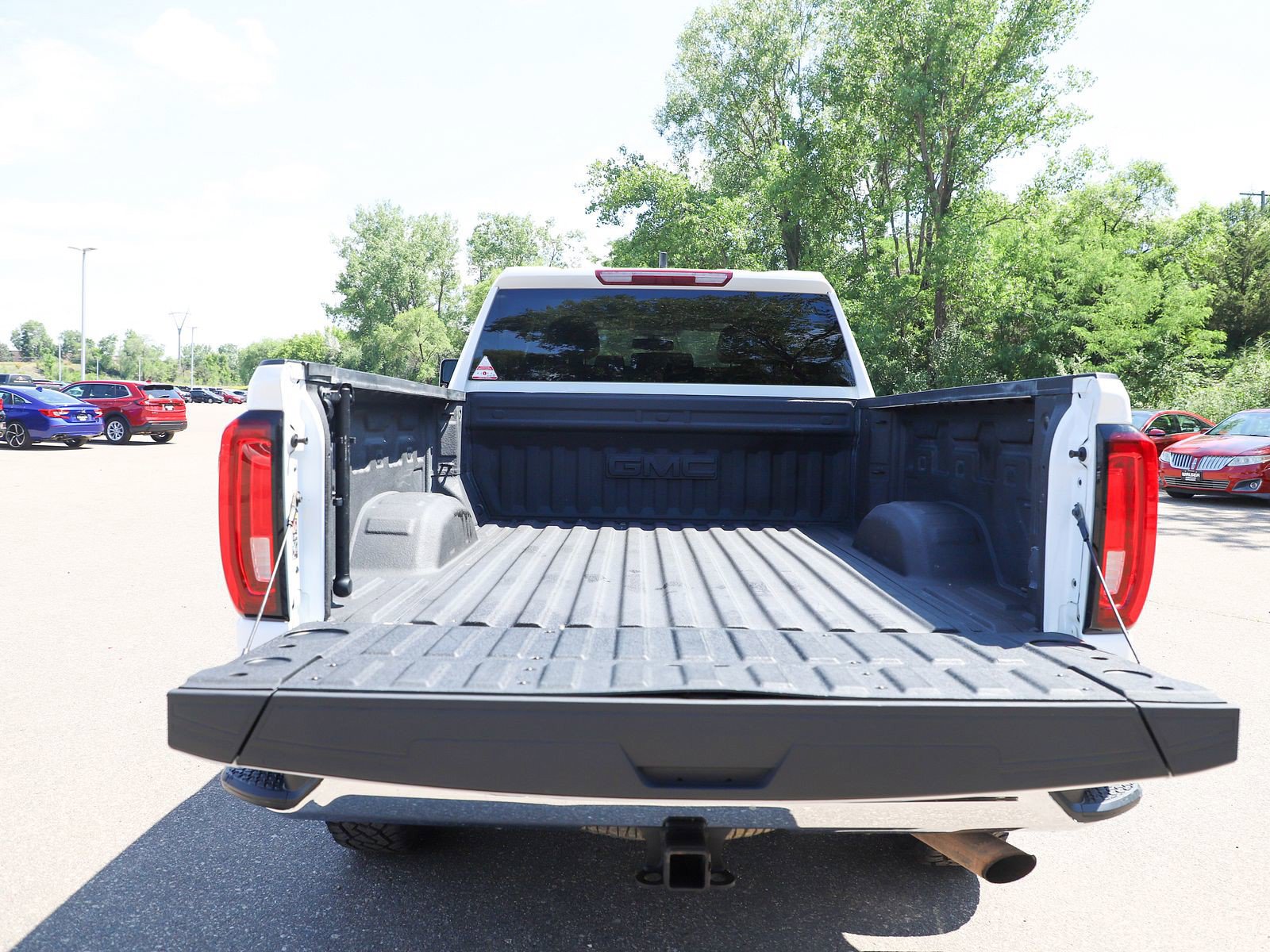 Used 2022 GMC Sierra 3500 SLT w/ X31 Off-Road Package AWD/4WD image 5