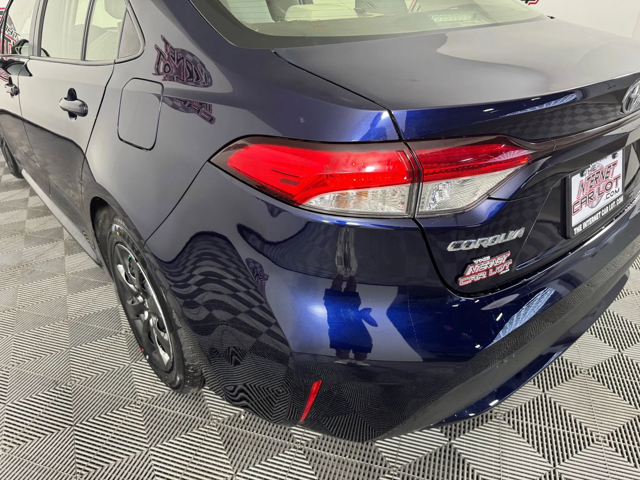 Used 2021 Toyota Corolla LE image 23