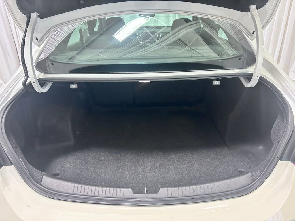 Used 2016 Chevrolet Malibu LT image 29