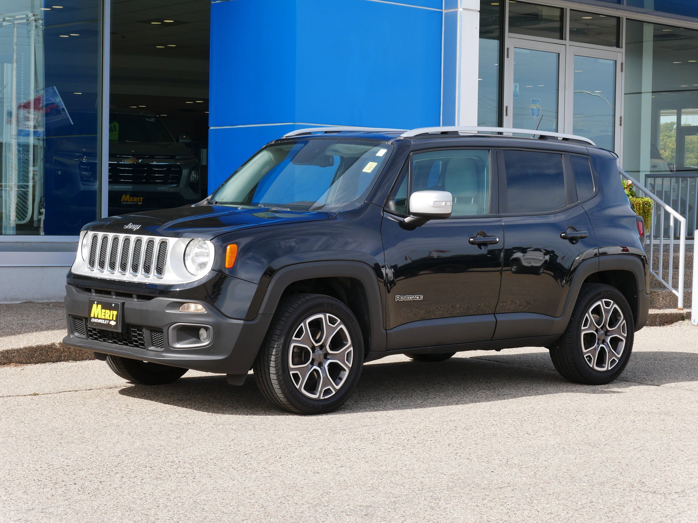 Used 2017 Jeep Renegade Limited image 6