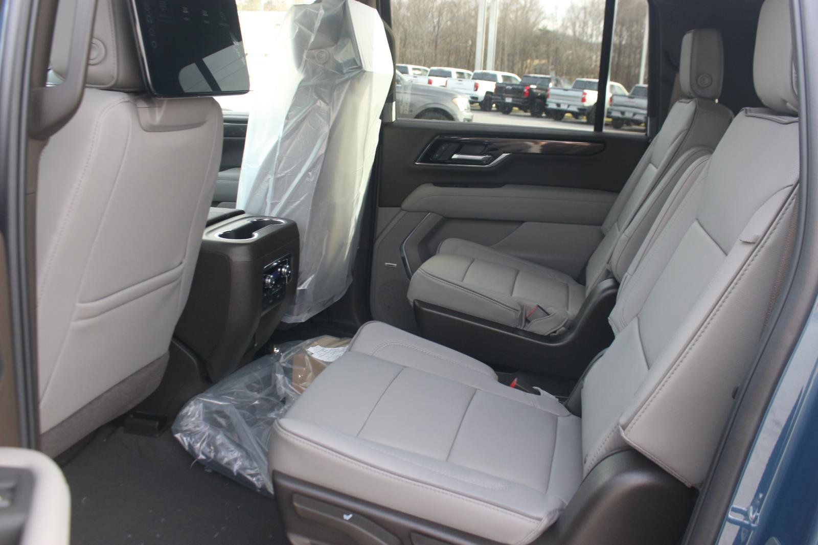 New 2026 GMC Yukon XL Elevation w/ Elevation Premium Package image 13