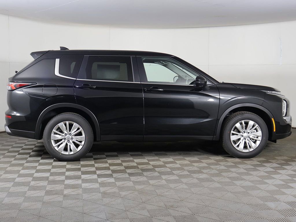 New 2026 Mitsubishi Outlander ES AWD/4WD image 14