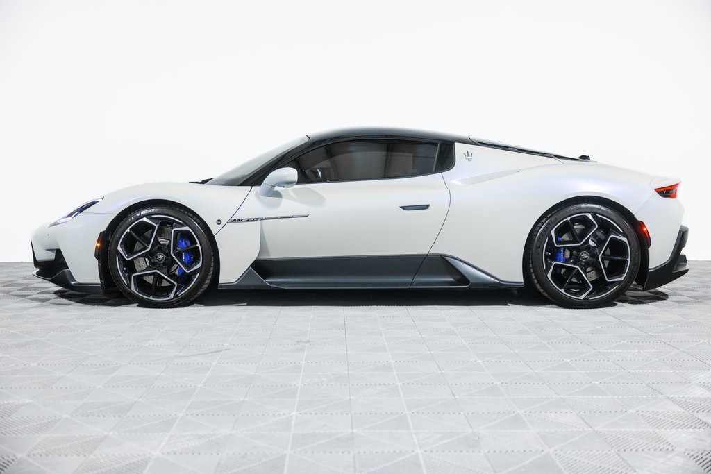 Used 2022 Maserati MC20 Coupe image 13
