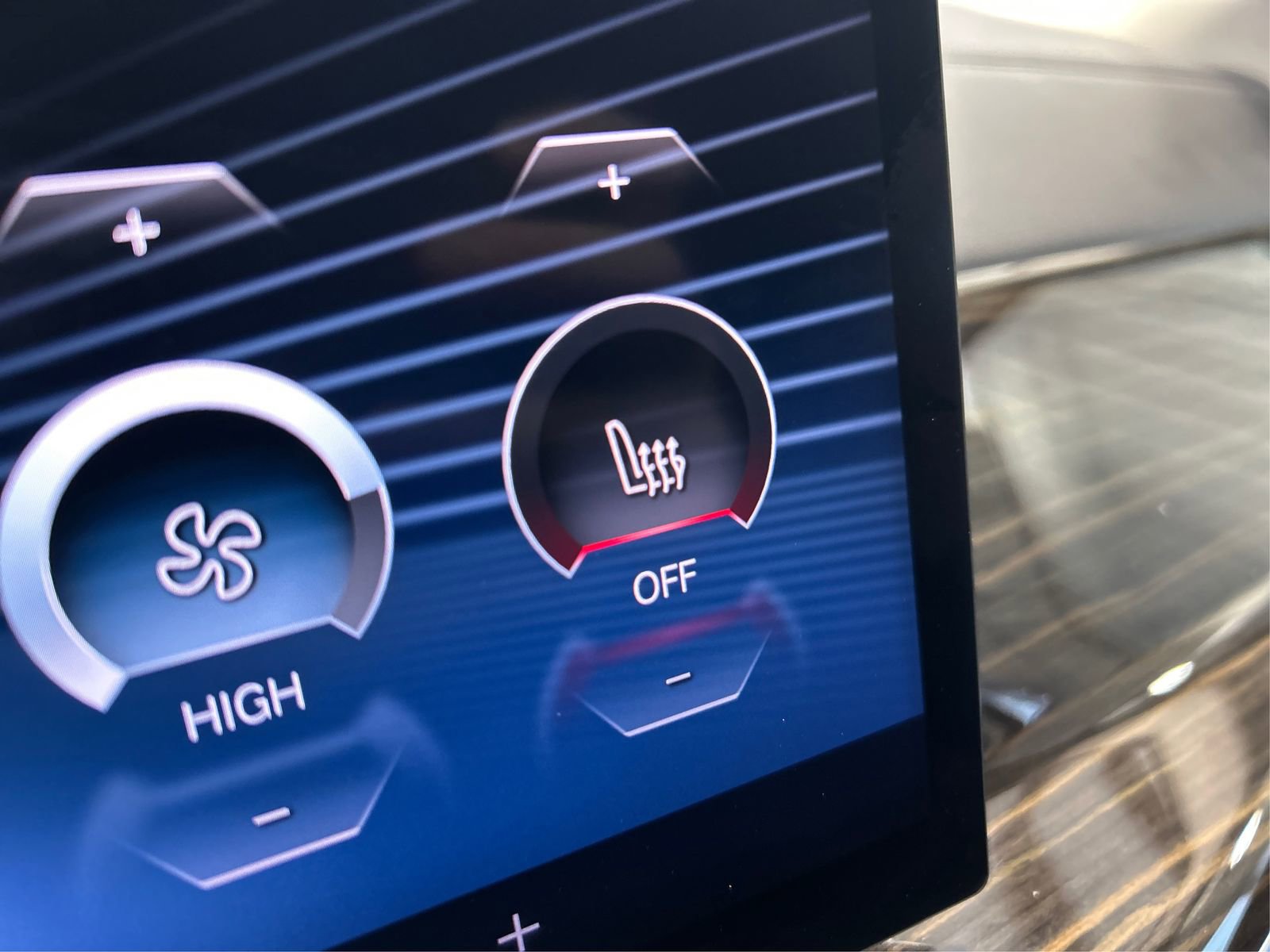 Used 2023 BMW X7 xDrive40i w/ Dynamic Handling Package image 33