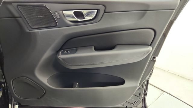 Certified 2023 Volvo XC60 T8 Plus AWD/4WD image 37