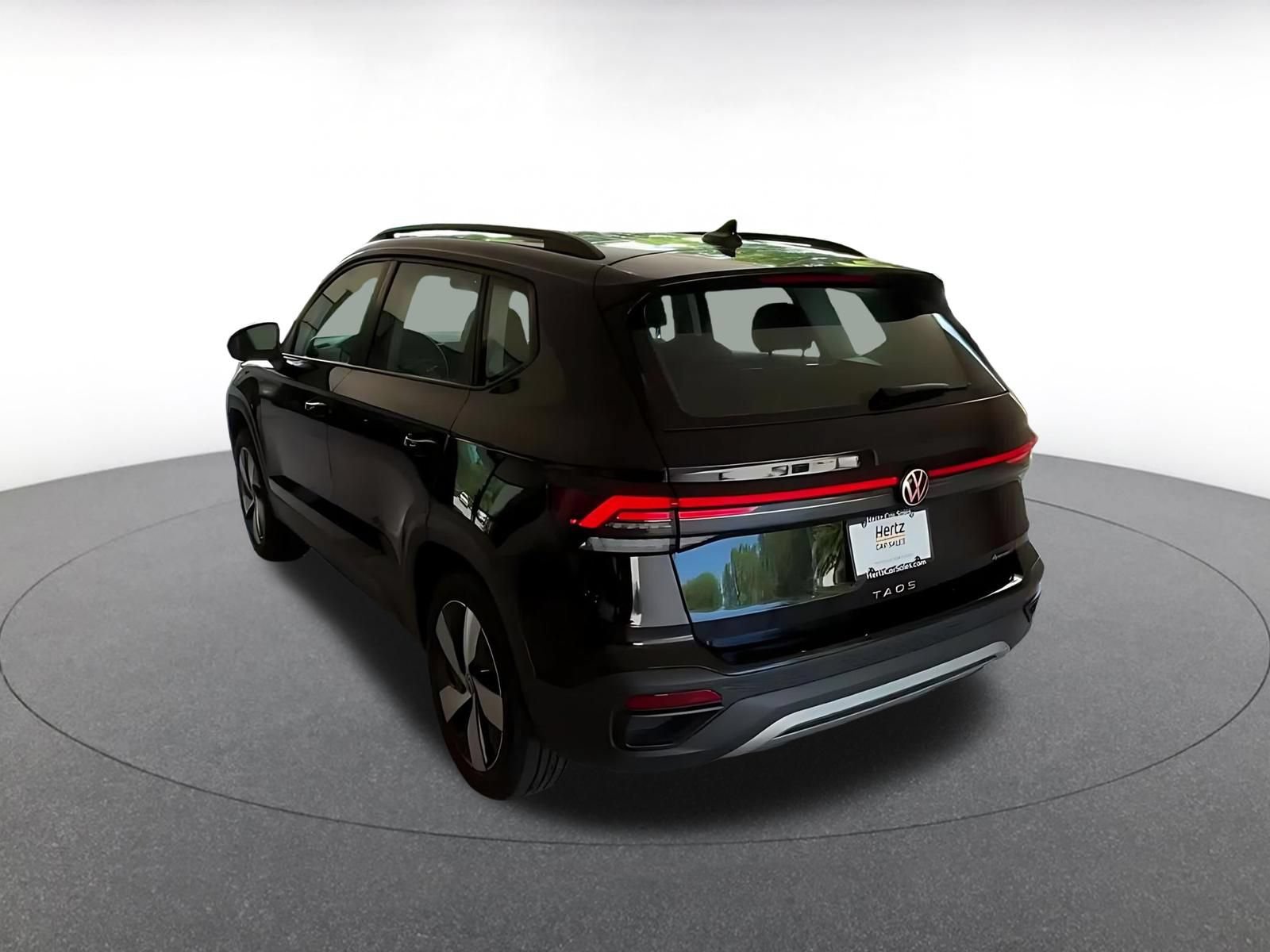 Used 2025 Volkswagen Taos S AWD/4WD image 11