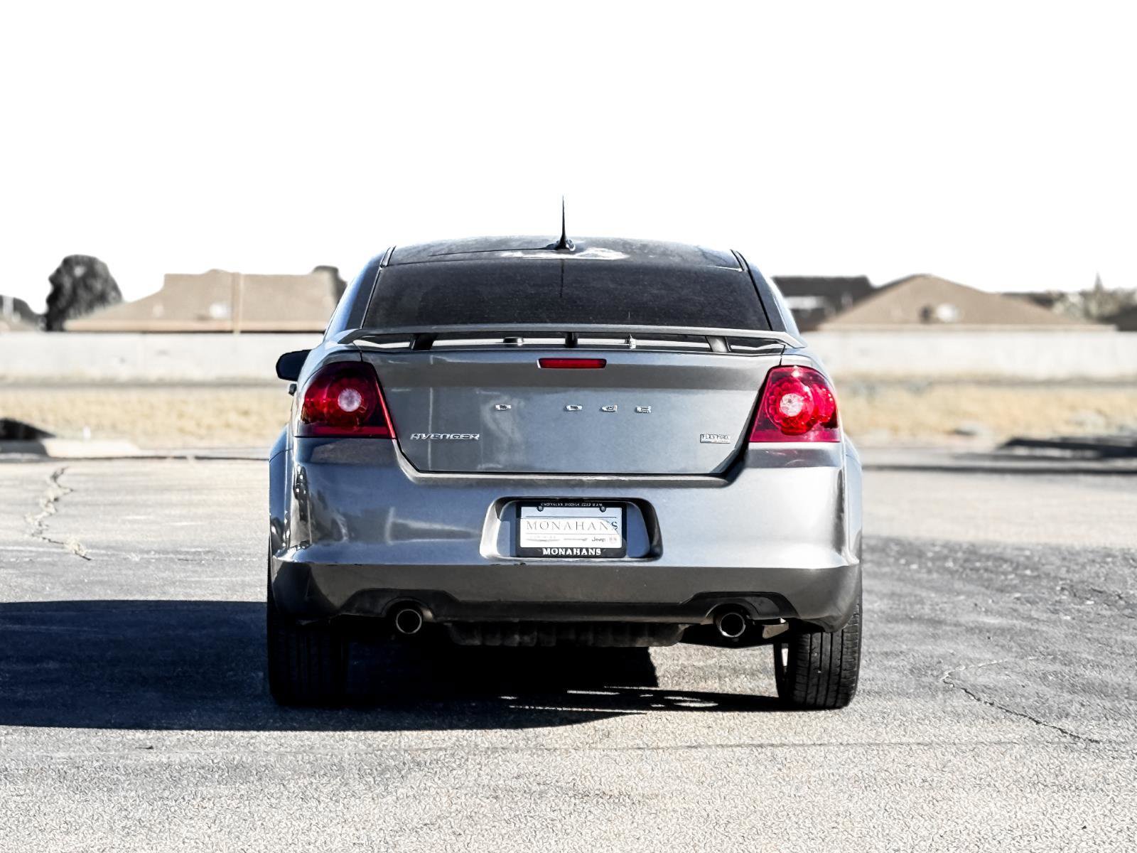Used 2012 Dodge Avenger SE image 6