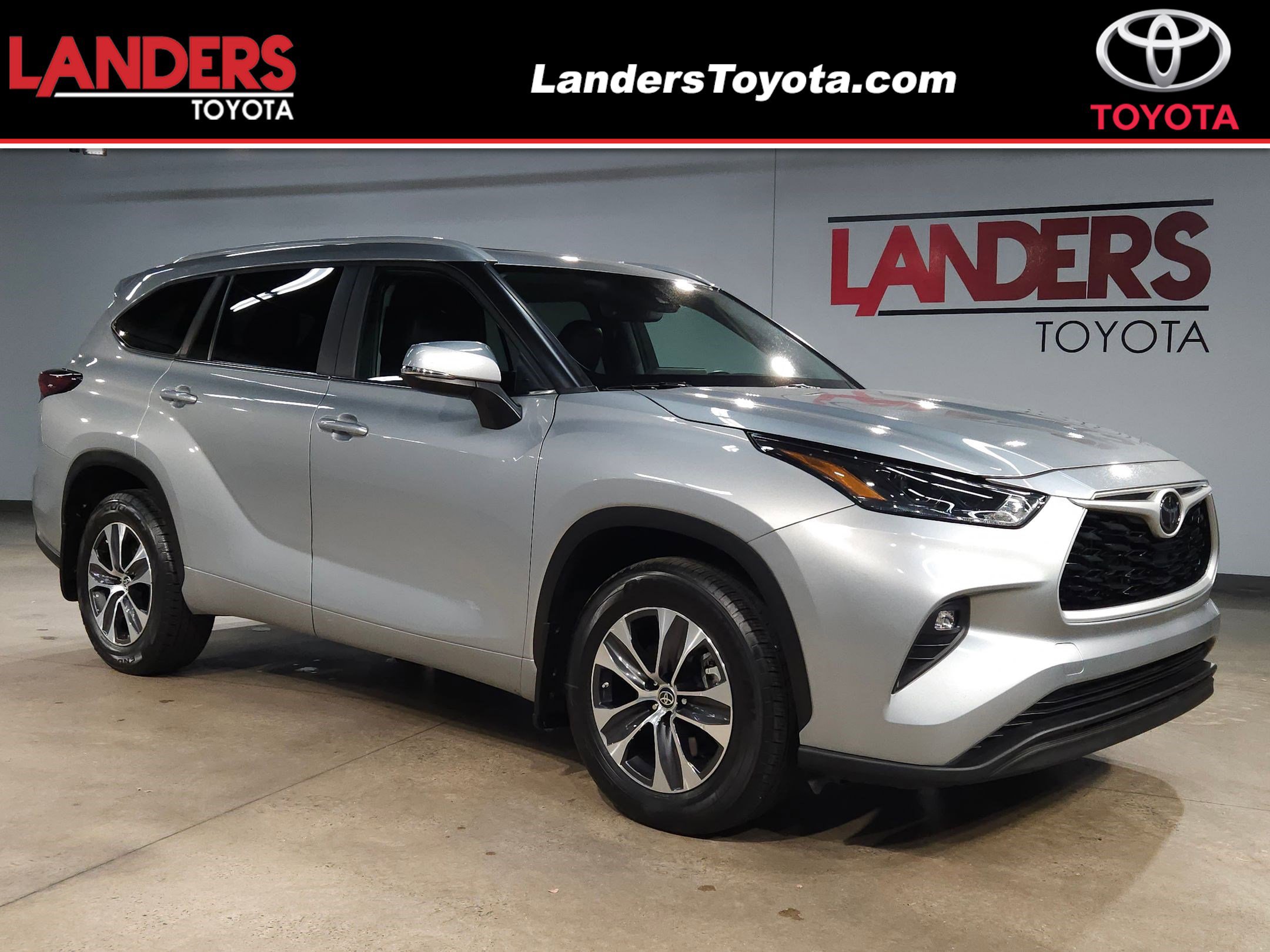 Used 2024 Toyota Highlander XLE