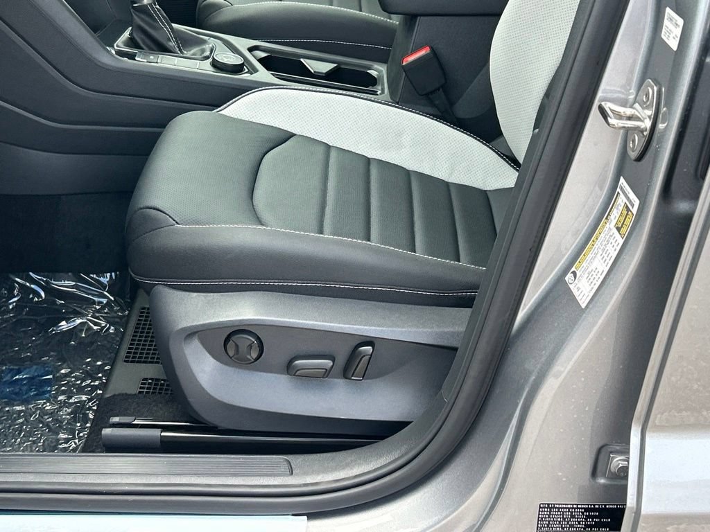 New 2026 Volkswagen Taos SEL AWD/4WD image 16