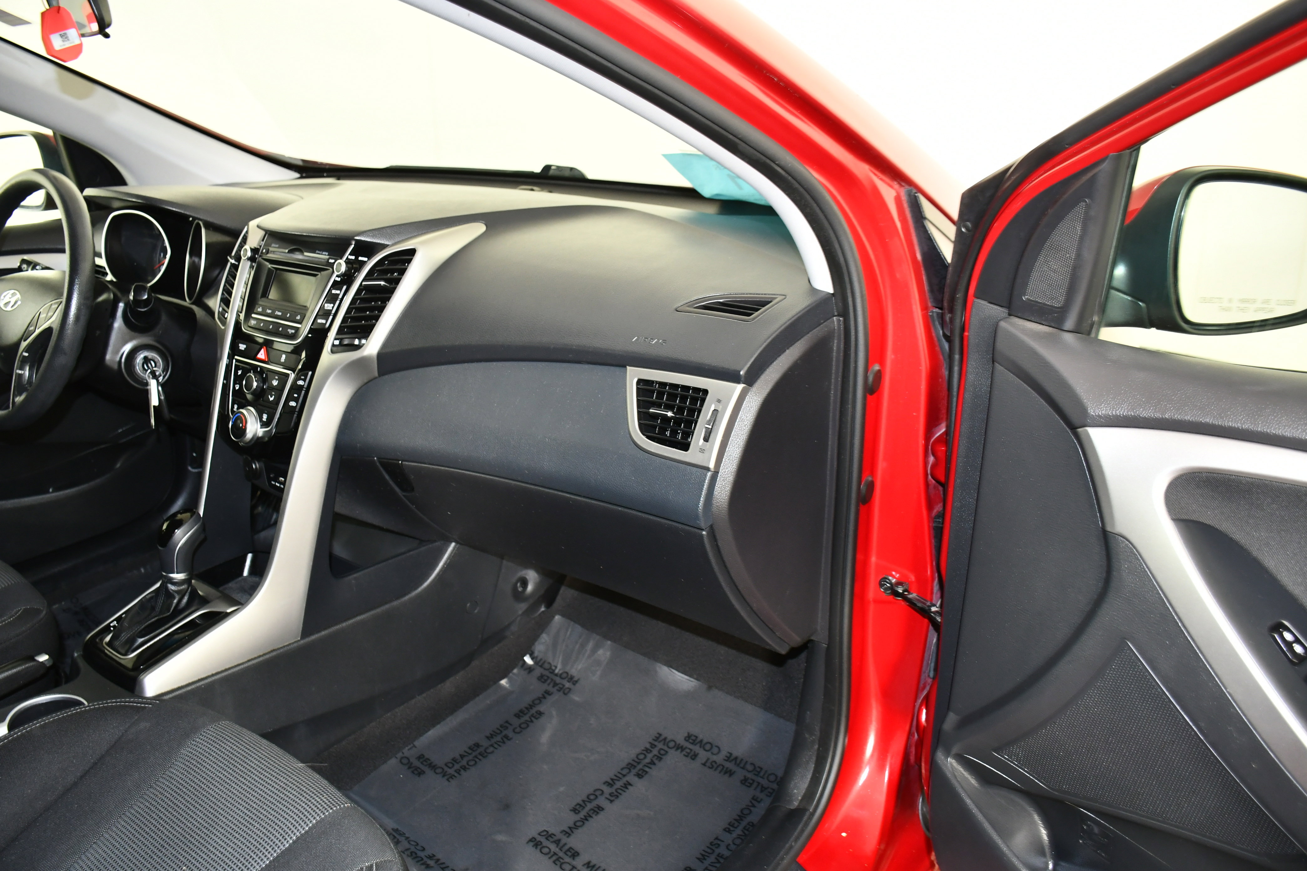 Used 2017 Hyundai Elantra GT image 36