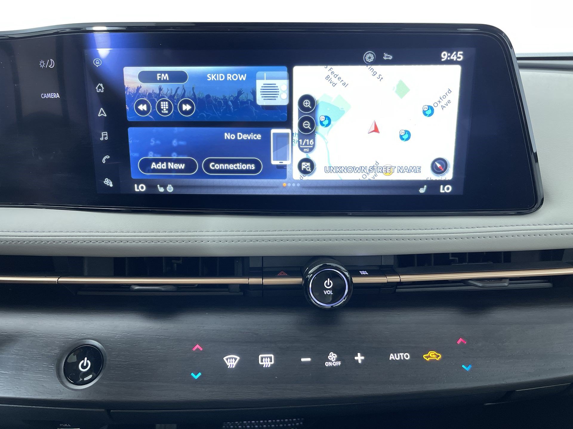 Certified 2024 Nissan Ariya AWD image 18