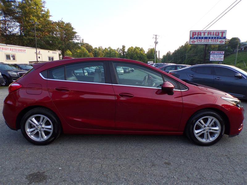 Used 2017 Chevrolet Cruze LT FWD image 6