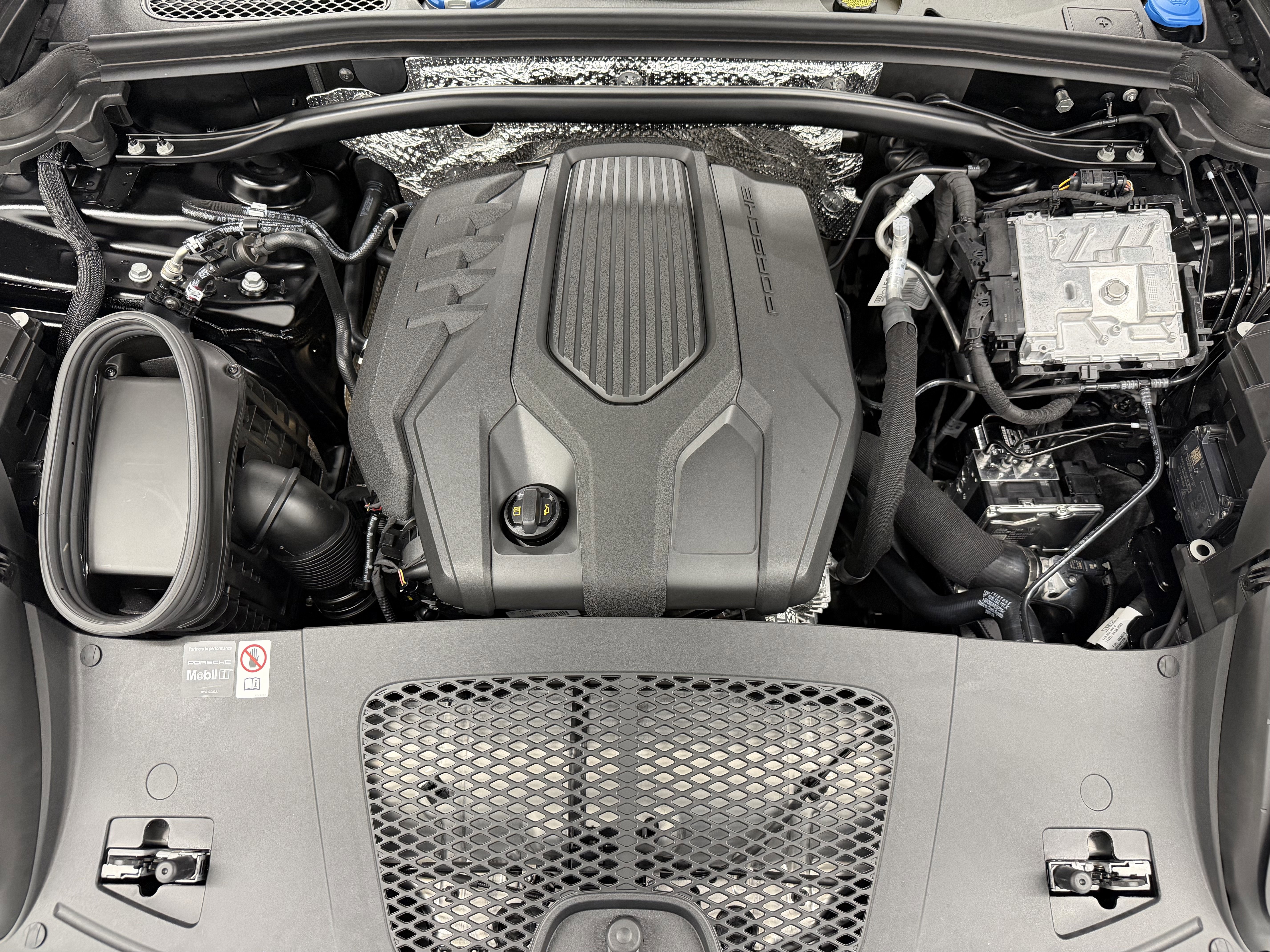 New 2026 Porsche Macan image 57