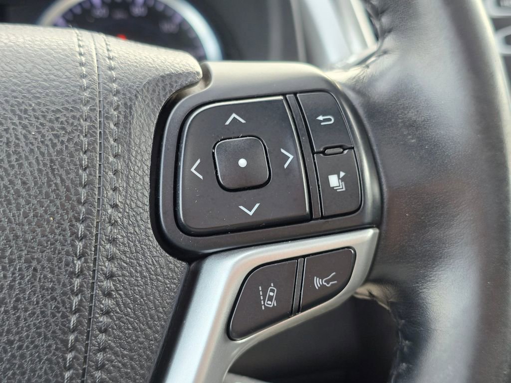 Used 2018 Toyota Highlander SE image 37