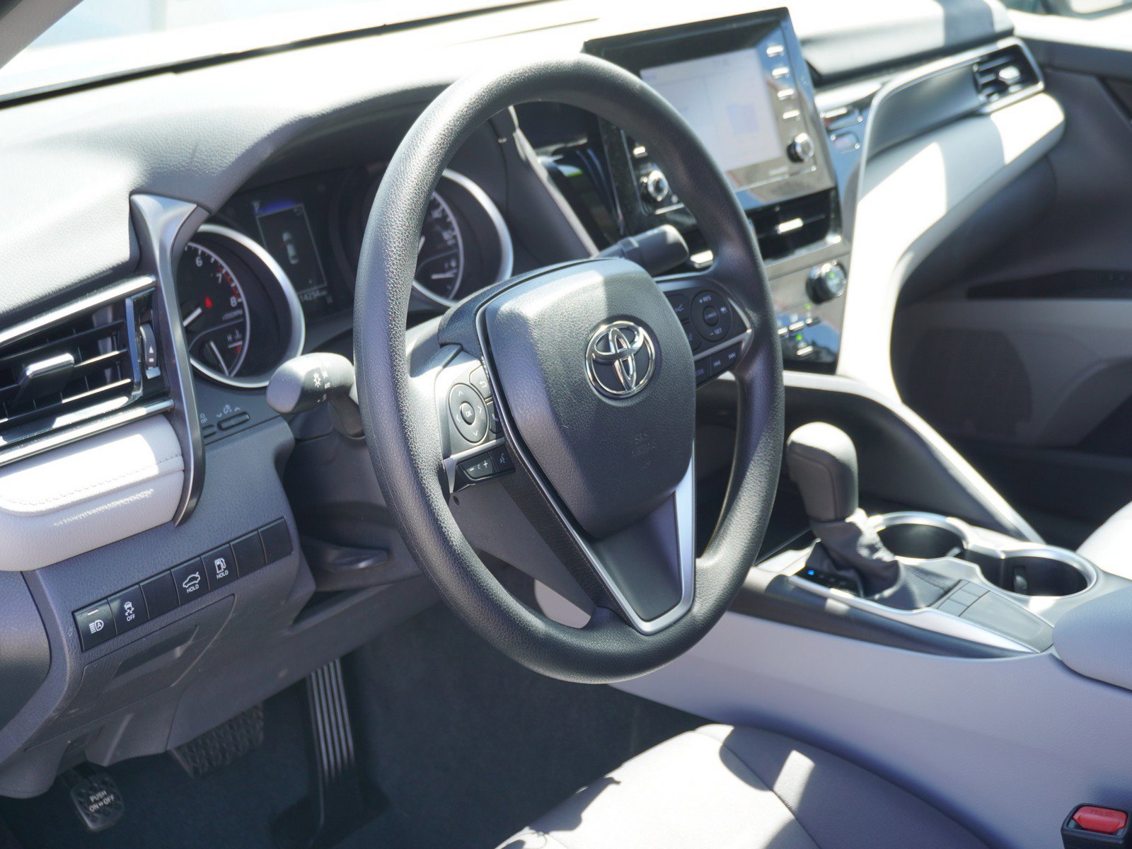 Used 2024 Toyota Camry LE image 17