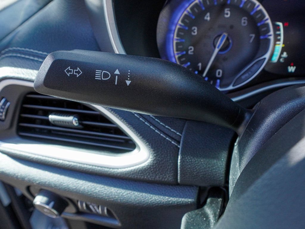 New 2026 Chrysler Pacifica Select FWD image 25