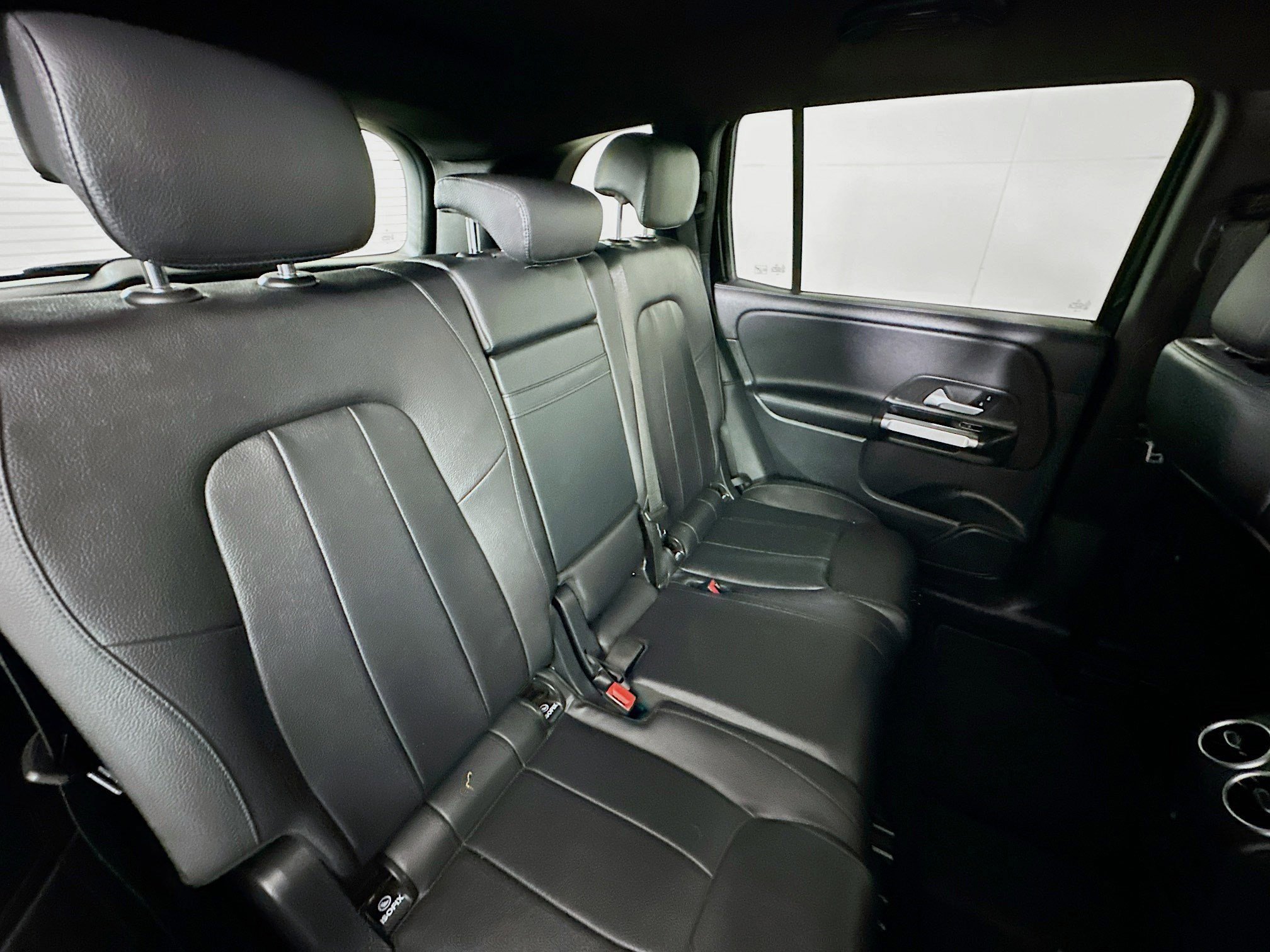 Used 2023 Mercedes-Benz GLB 250 4MATIC image 28