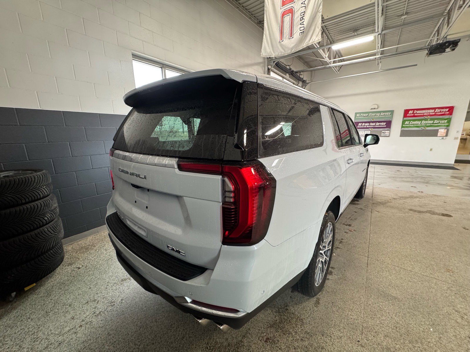 New 2026 GMC Yukon XL Denali image 5