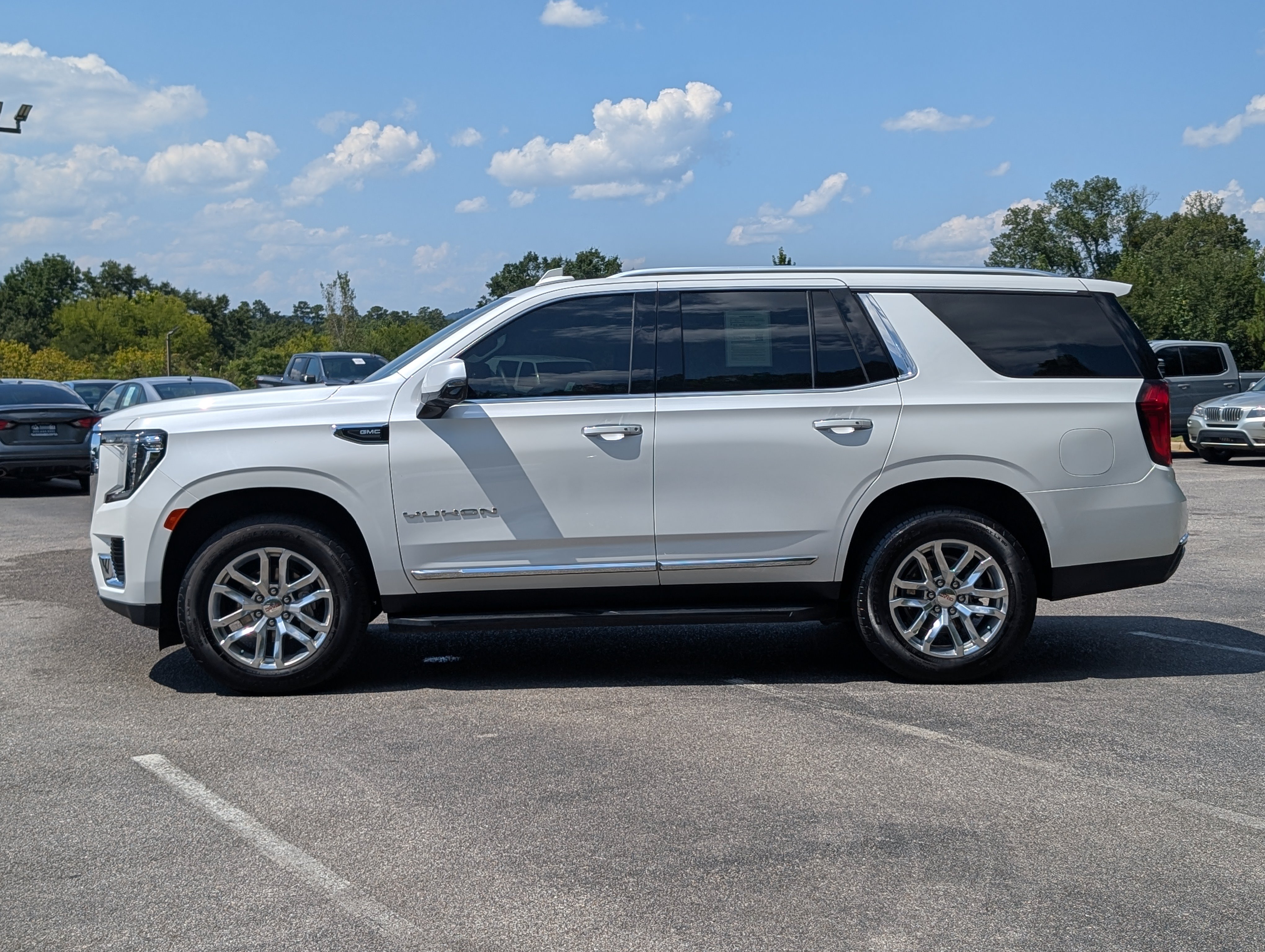 Used 2024 GMC Yukon SLT w/ SLT Premium Package RWD image 6