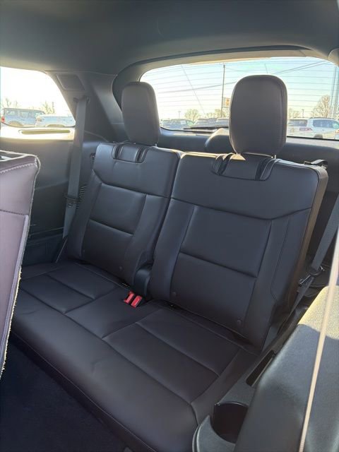 Used 2025 Ford Explorer Platinum image 17