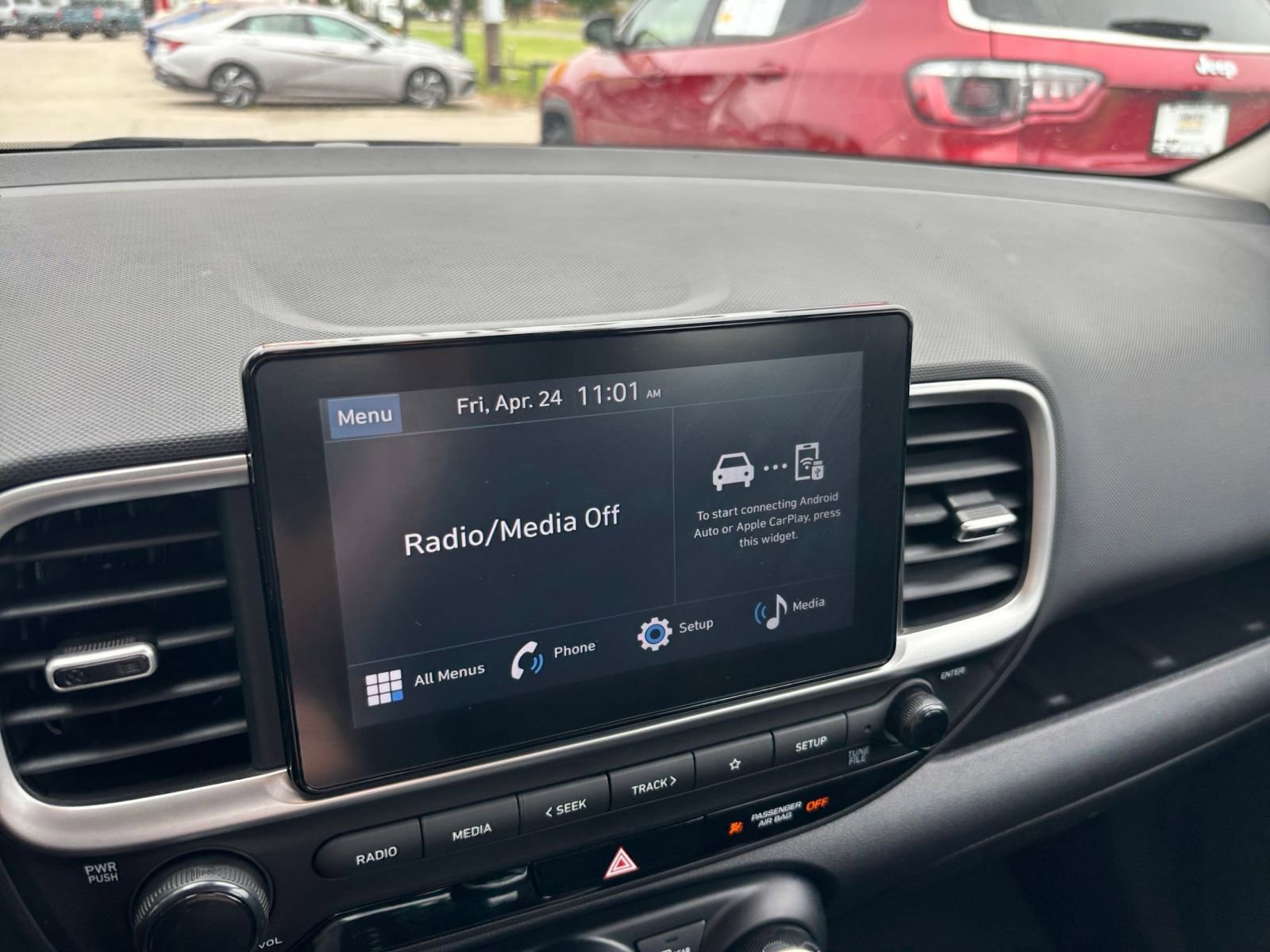 Used 2025 Hyundai Venue SEL FWD image 20