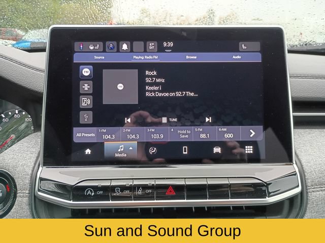 Used 2023 Jeep Compass Latitude w/ Sun and Sound Group AWD/4WD image 15
