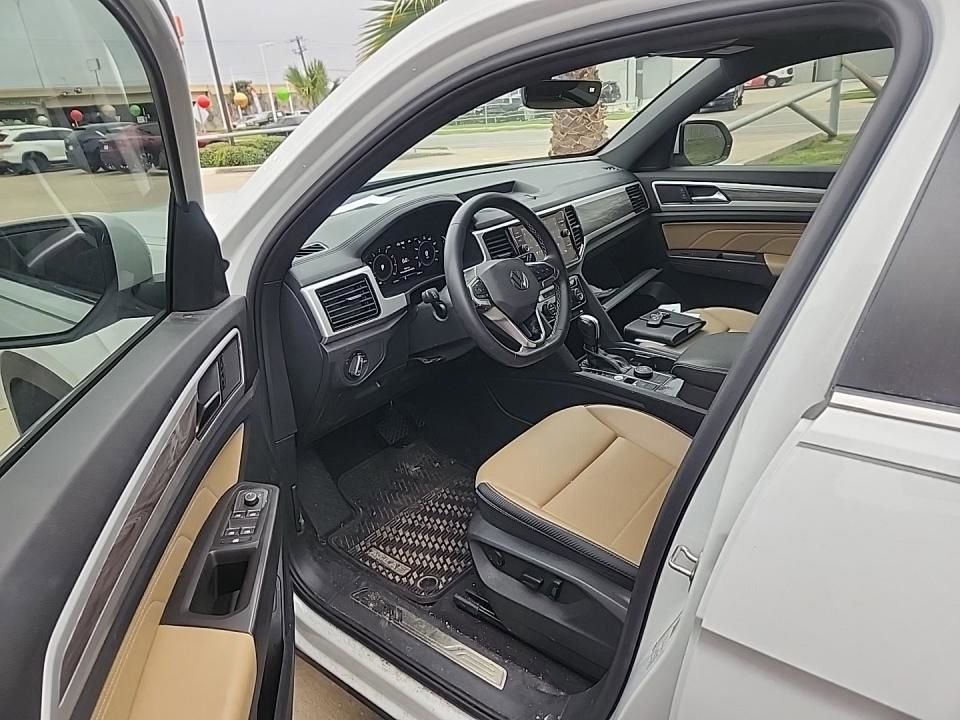 Used 2022 Volkswagen Atlas Cross Sport SE w/ Black Wheel Package image 36