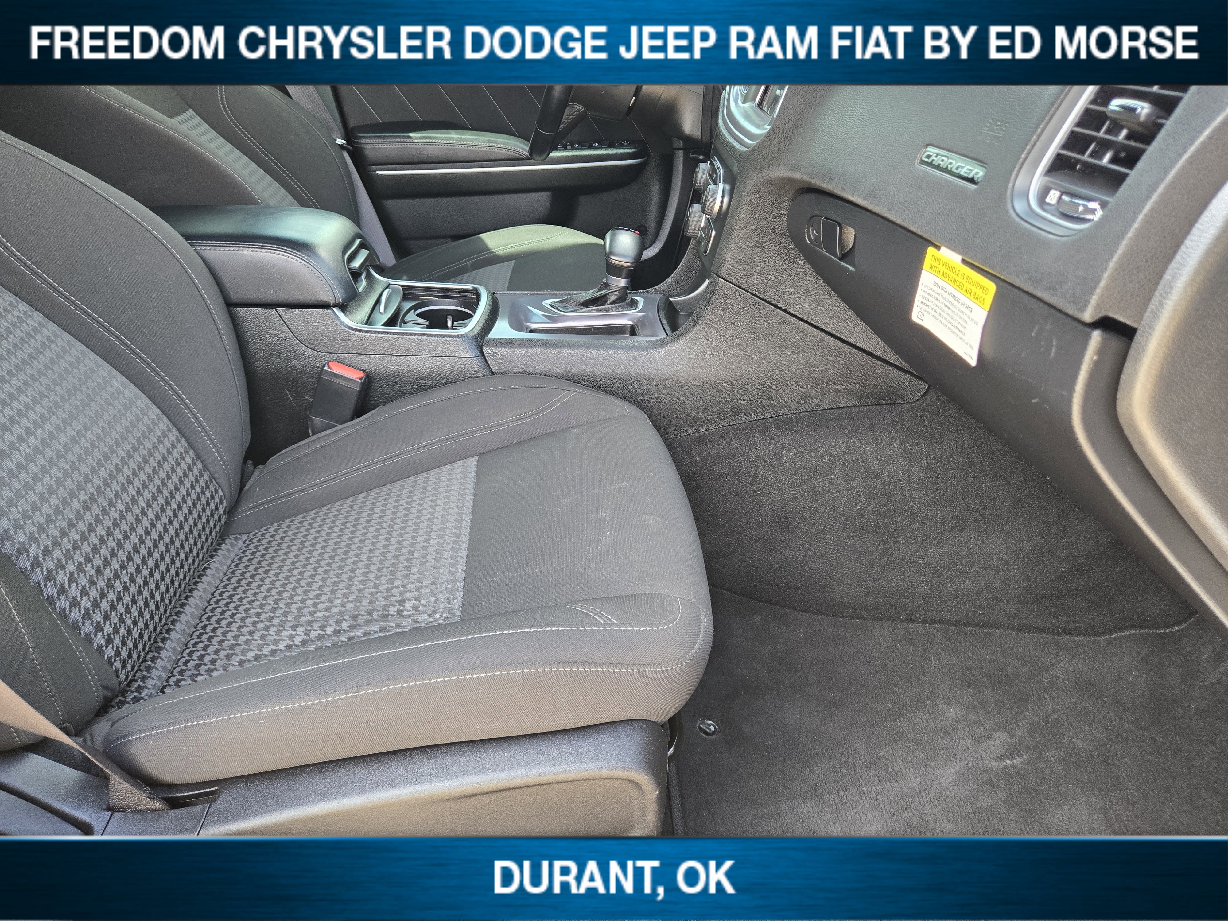 Used 2023 Dodge Charger SXT image 9