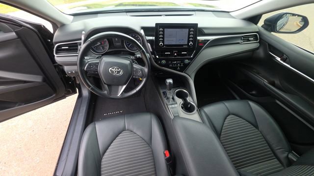 Used 2022 Toyota Camry SE FWD image 18