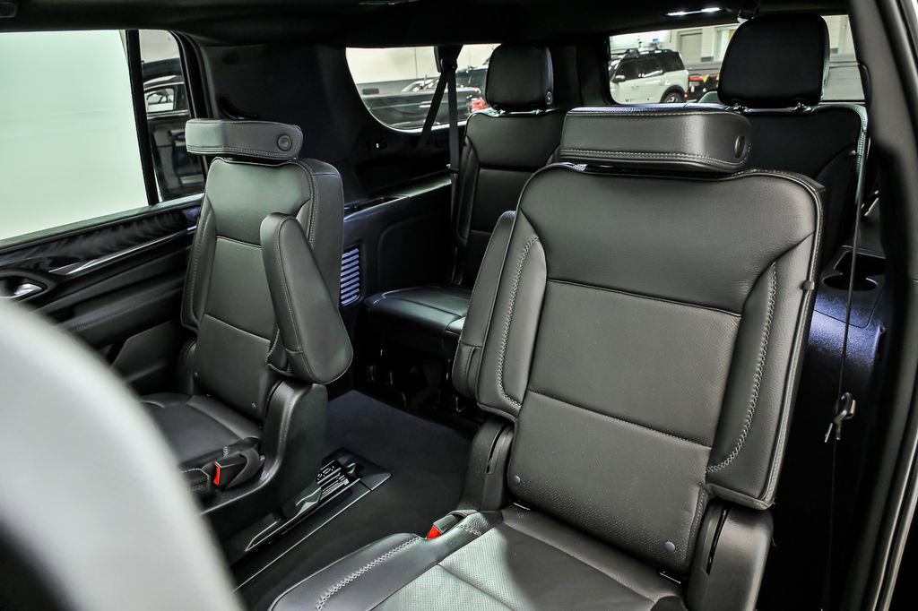 Used 2023 GMC Yukon XL Denali AWD/4WD image 16
