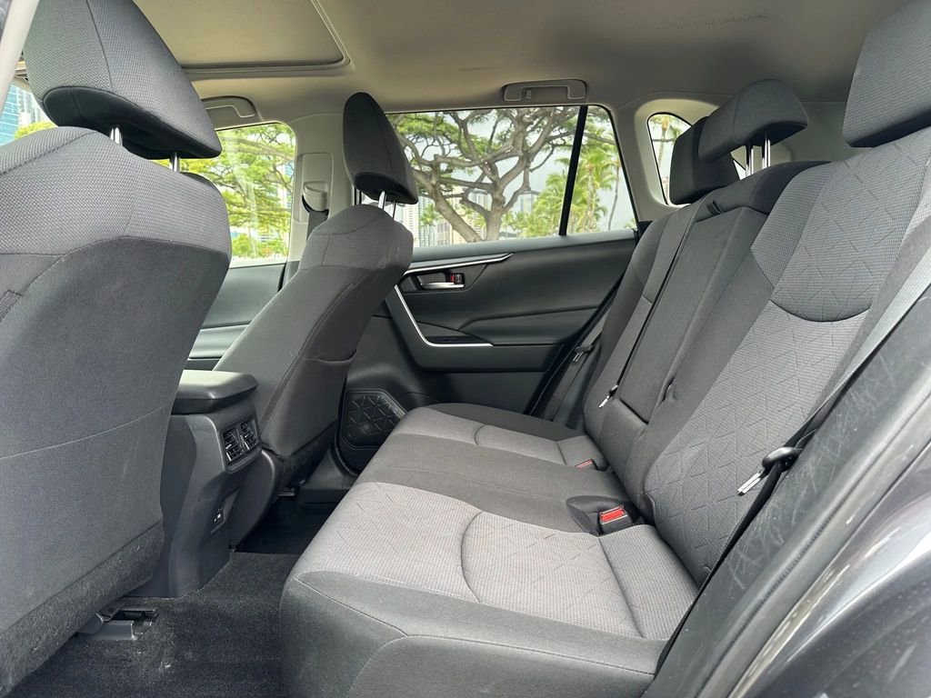 Used 2021 Toyota RAV4 XLE image 11