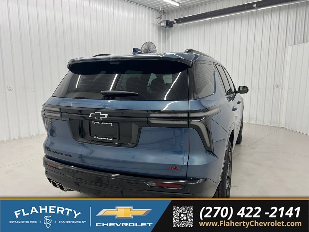 Used 2024 Chevrolet Traverse RS w/ LPO, Floor Liner Package AWD/4WD video 3