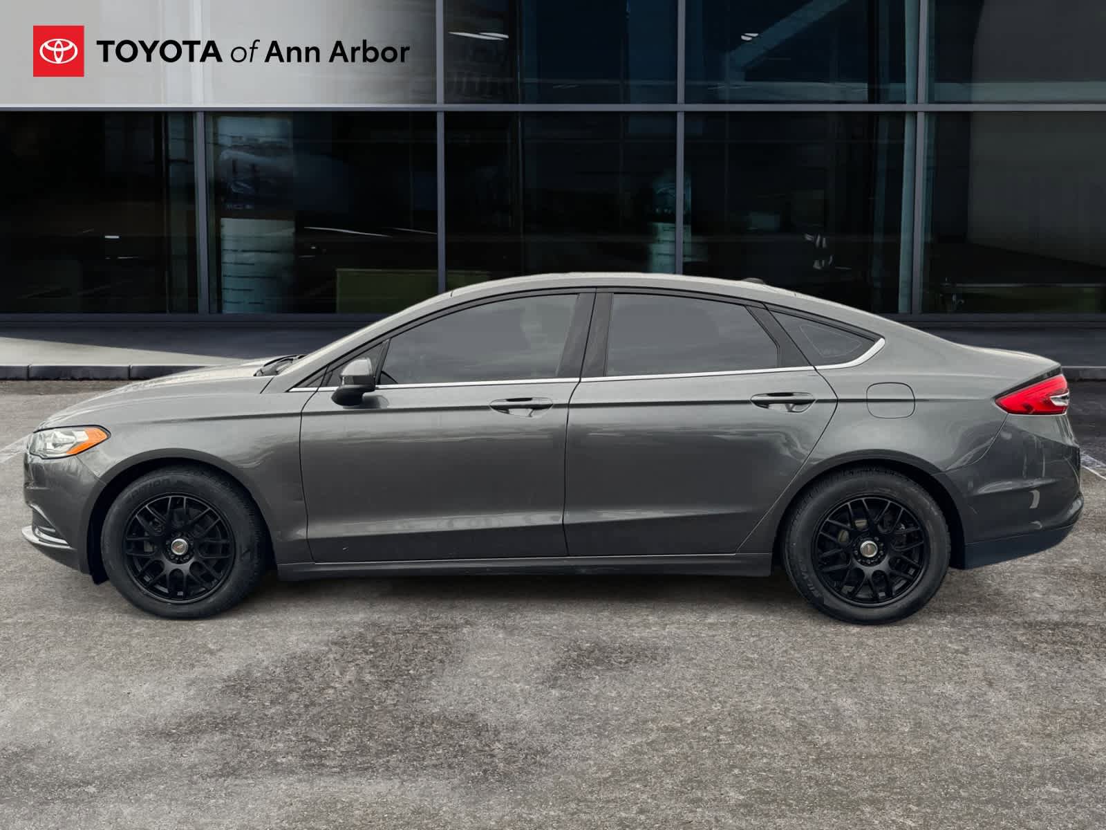 Used 2018 Ford Fusion SE w/ Fusion SE Technology Package