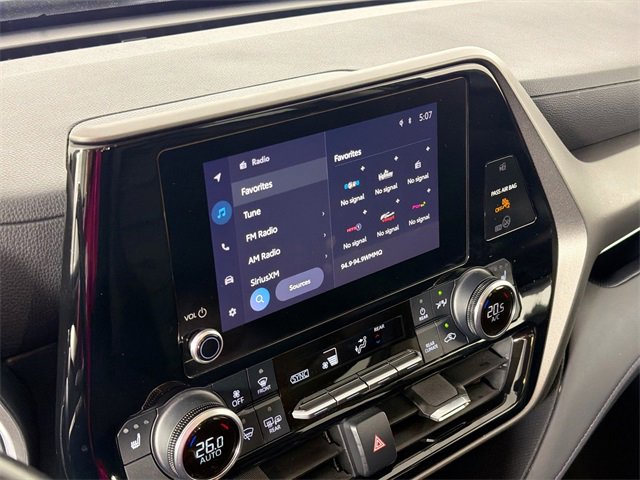 Used 2023 Toyota Highlander L image 13