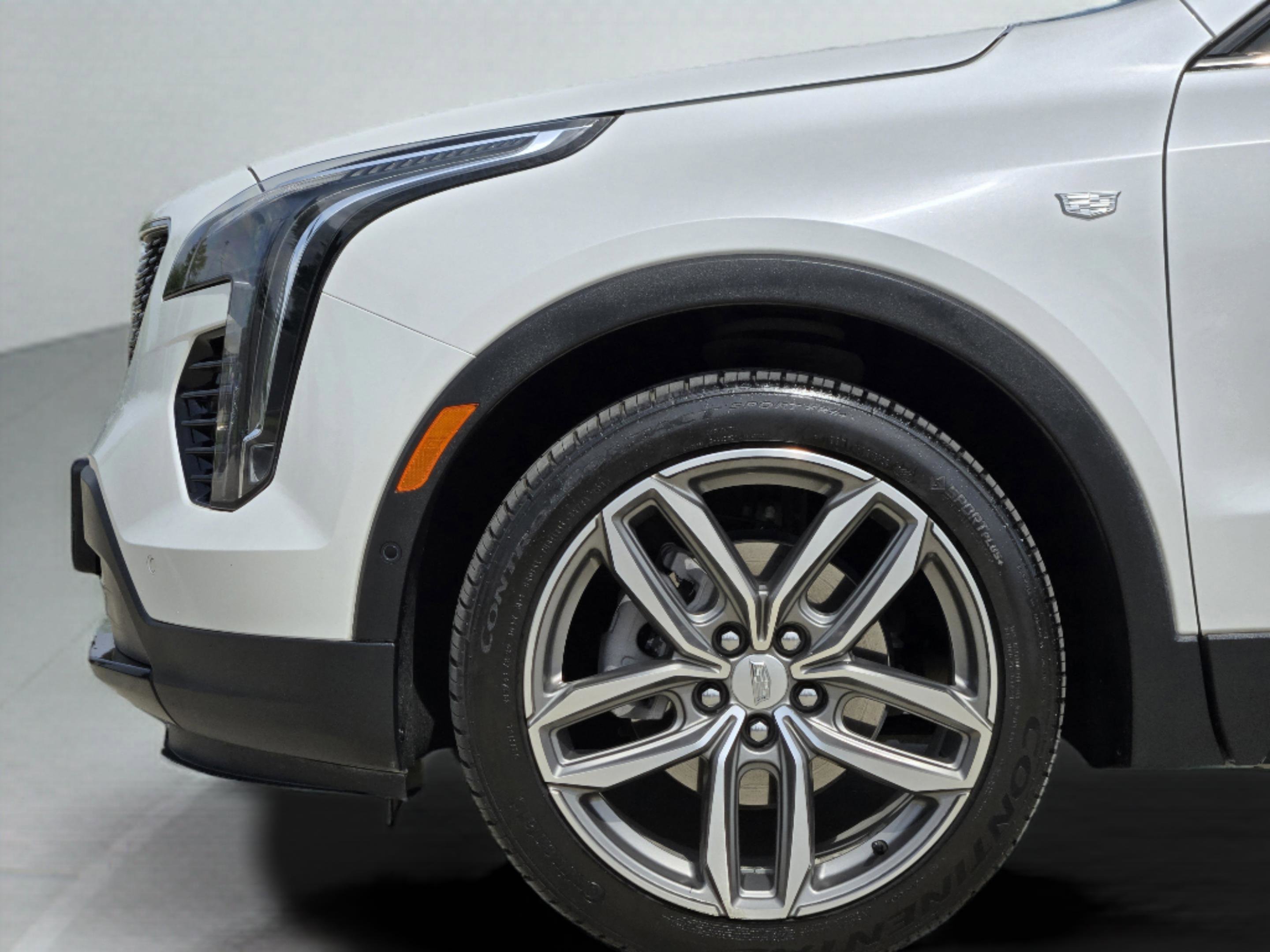 Used 2023 Cadillac XT4 Sport w/ Enhanced Visibility Package image 32
