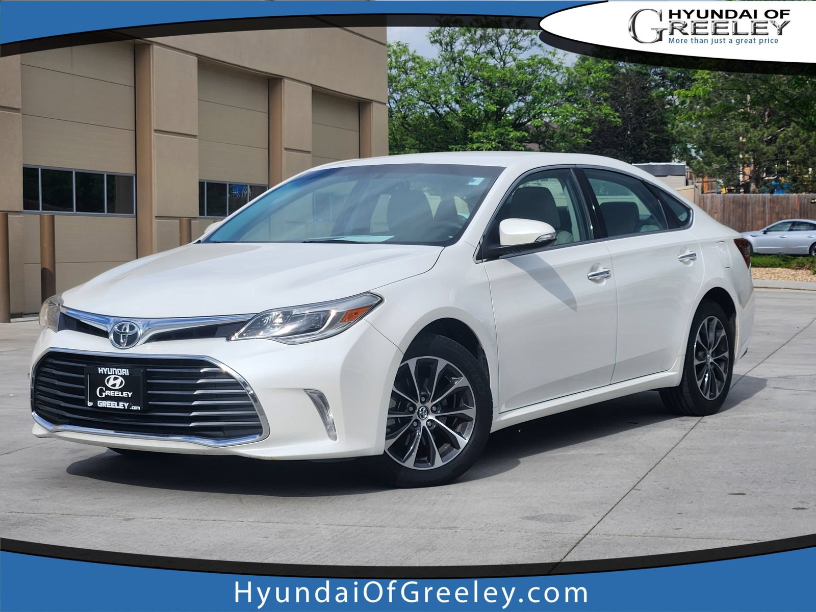 Used 2016 Toyota Avalon XLE FWD image 1
