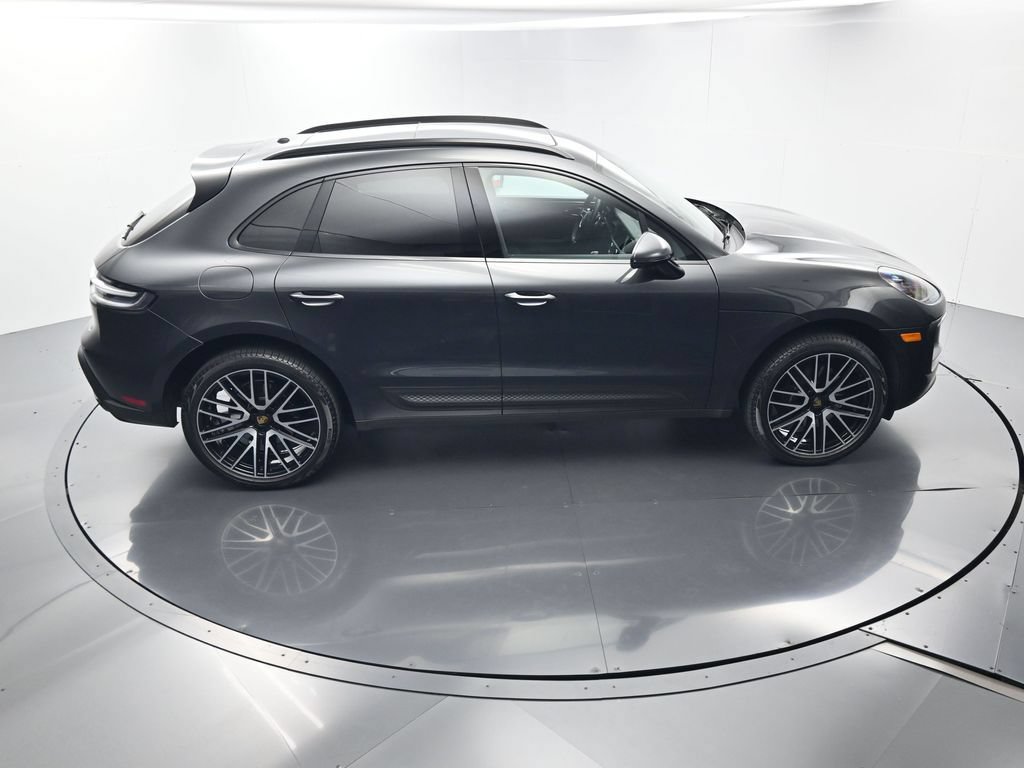 Certified 2026 Porsche Macan AWD/4WD image 41