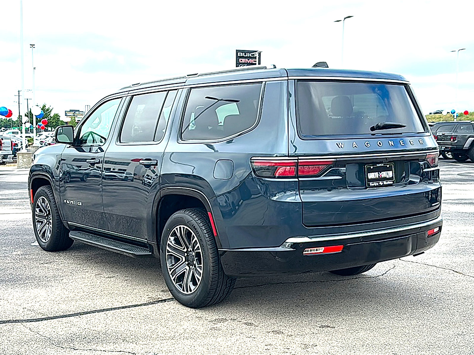 Used 2024 Jeep Wagoneer Series II w/ Flexible Seating Group RWD image 6