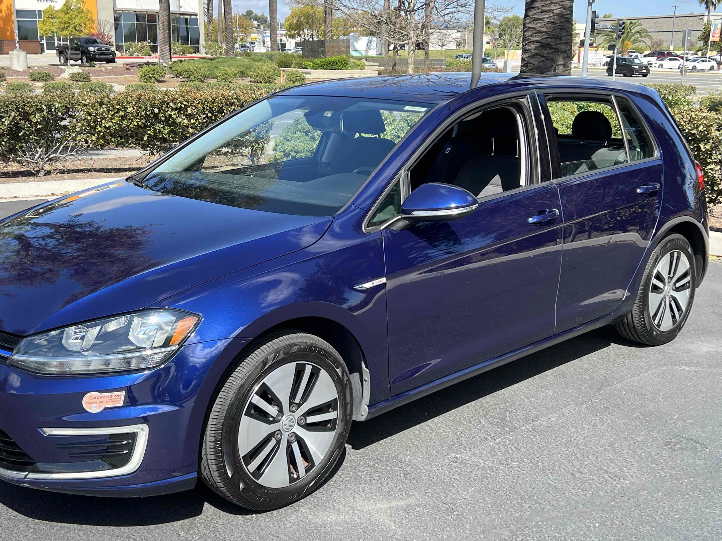 Used 2019 Volkswagen e-Golf SE w/ Driver Assistance Package image 47