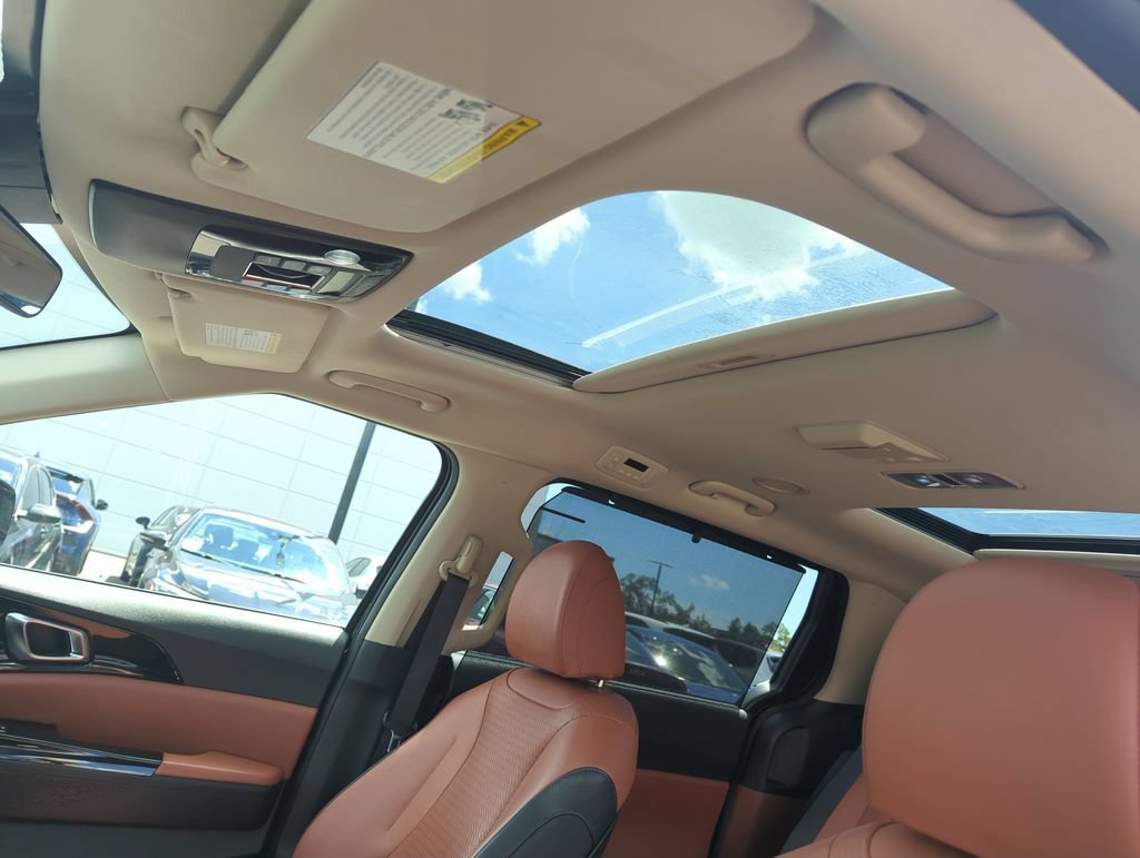 Used 2023 Kia Carnival SX Prestige FWD image 27