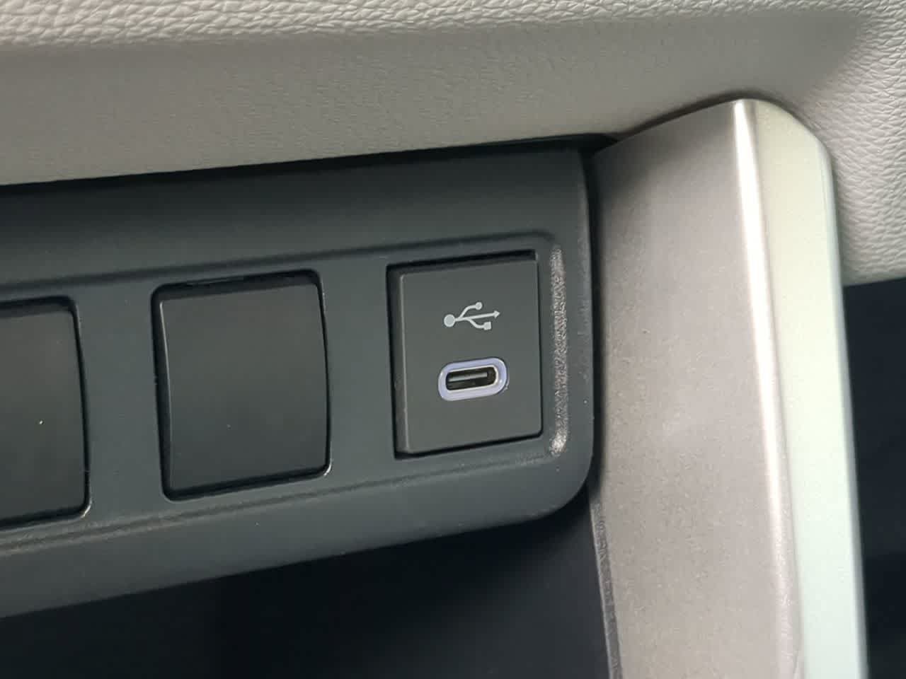 Used 2024 Toyota Corolla Cross L FWD image 30