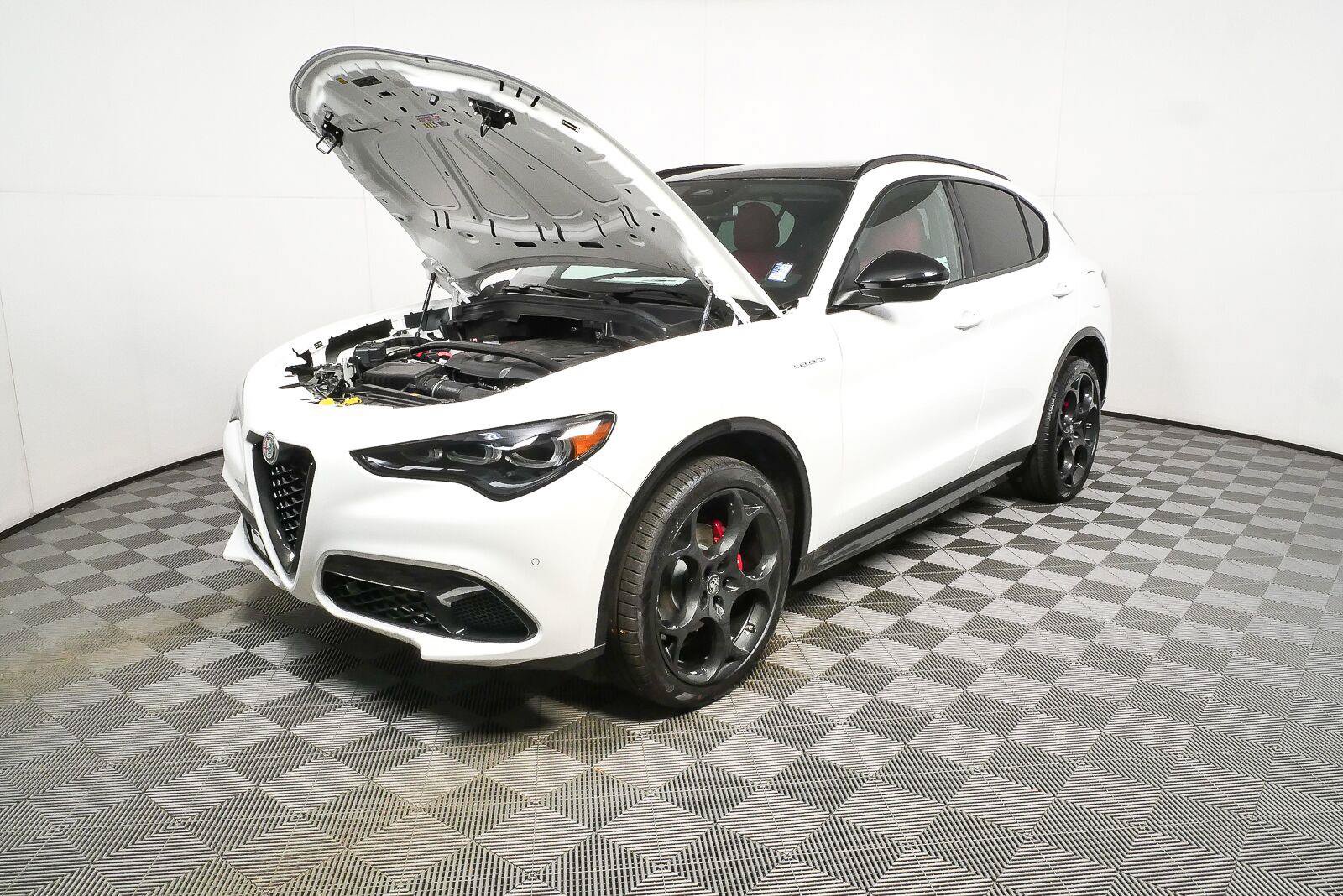 New 2026 Alfa Romeo Stelvio Sprint AWD/4WD image 34