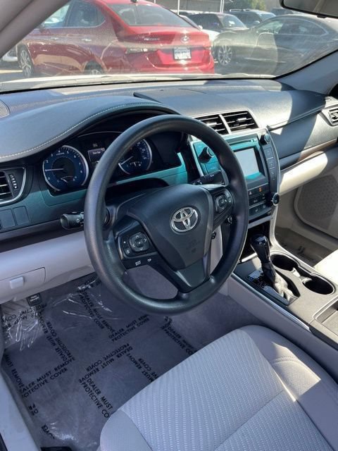 Used 2017 Toyota Camry LE FWD image 6