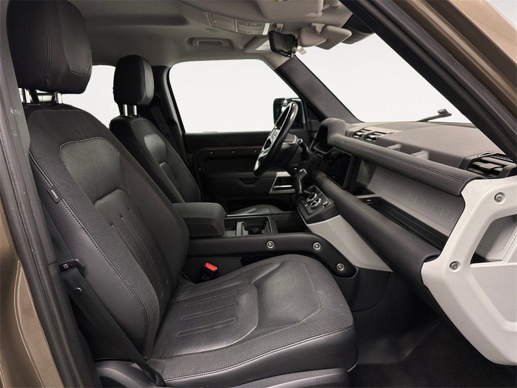 Used 2020 Land Rover Defender 110 SE image 15