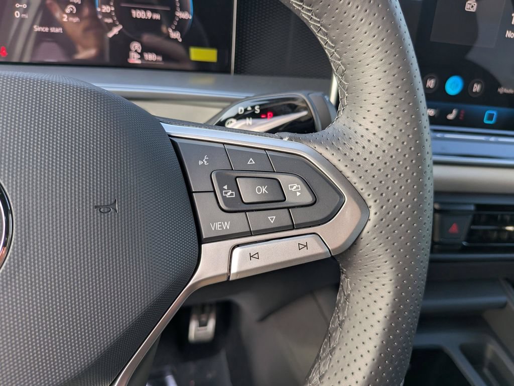 New 2026 Volkswagen Tiguan SE R-Line FWD image 23